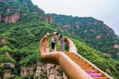 在英语中，endurance和bear都是忍受的意思，有什么区别？