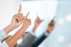 在印第安纳波利斯大学读本科大约需要多少花费？
