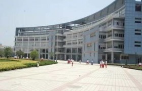 南京金陵中学河西分校：培养未来领袖的摇篮
