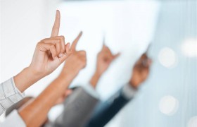 在印第安纳波利斯大学读本科大约需要多少花费？