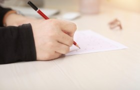 美国留学学费“飞”上天，美国大学喜迎“百万富翁养成计划”